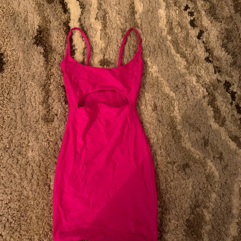 Fashion Nova hot pink “Cut to the Chase” bodycon mini dress 👠